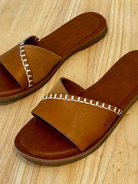 Tom’s Slide Sandals